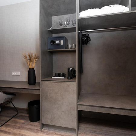 אקורירי Hotel Halond מראה חיצוני תמונה