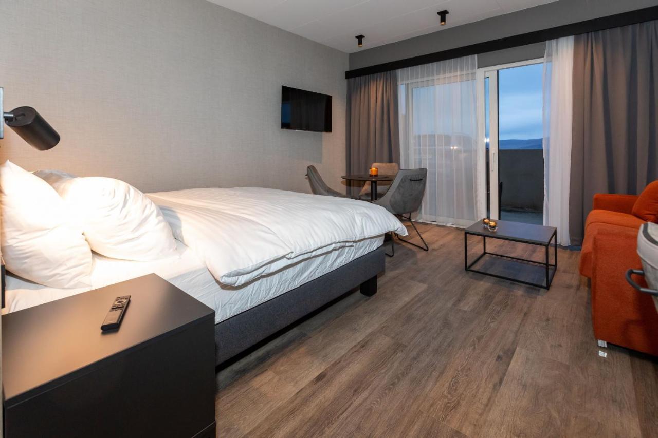 אקורירי Hotel Halond מראה חיצוני תמונה