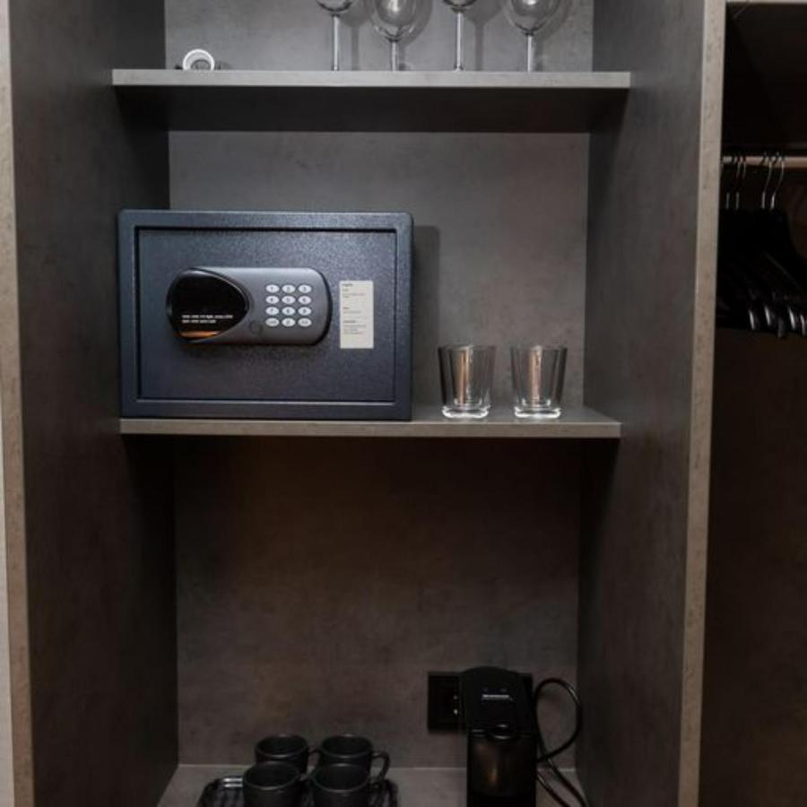 אקורירי Hotel Halond מראה חיצוני תמונה