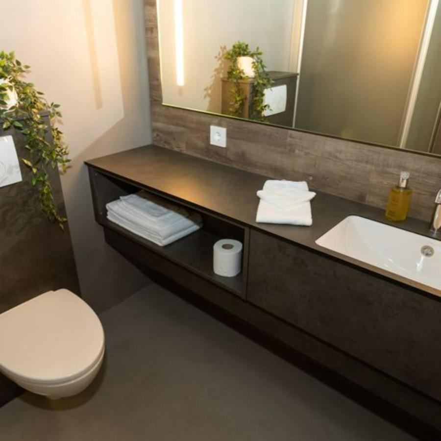 אקורירי Hotel Halond מראה חיצוני תמונה