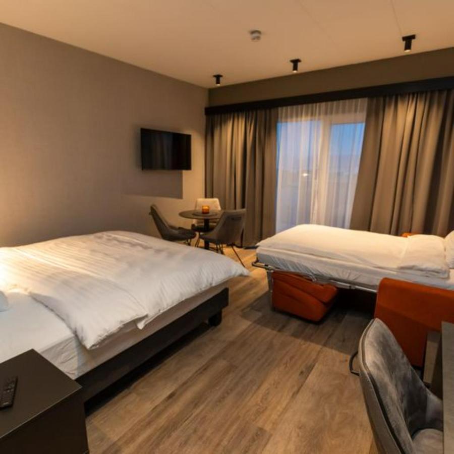 אקורירי Hotel Halond מראה חיצוני תמונה