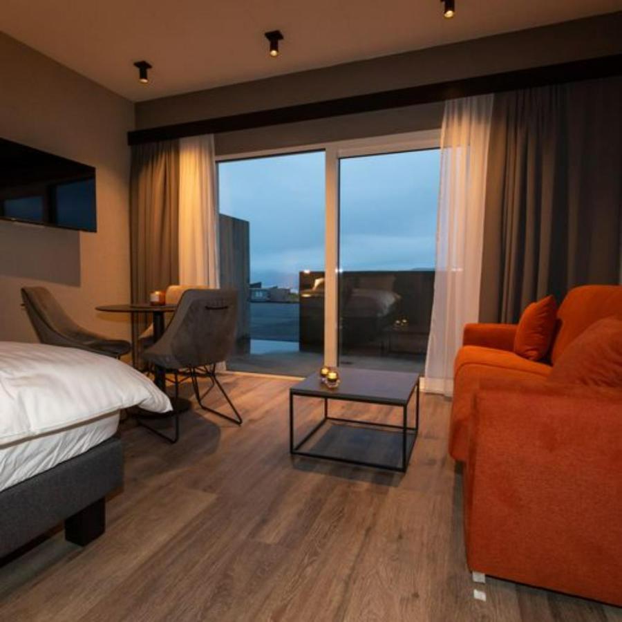 אקורירי Hotel Halond מראה חיצוני תמונה