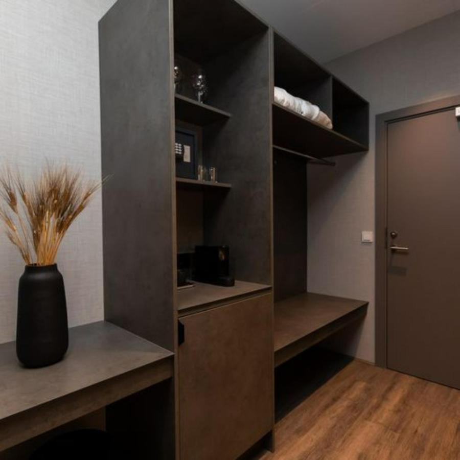 אקורירי Hotel Halond מראה חיצוני תמונה