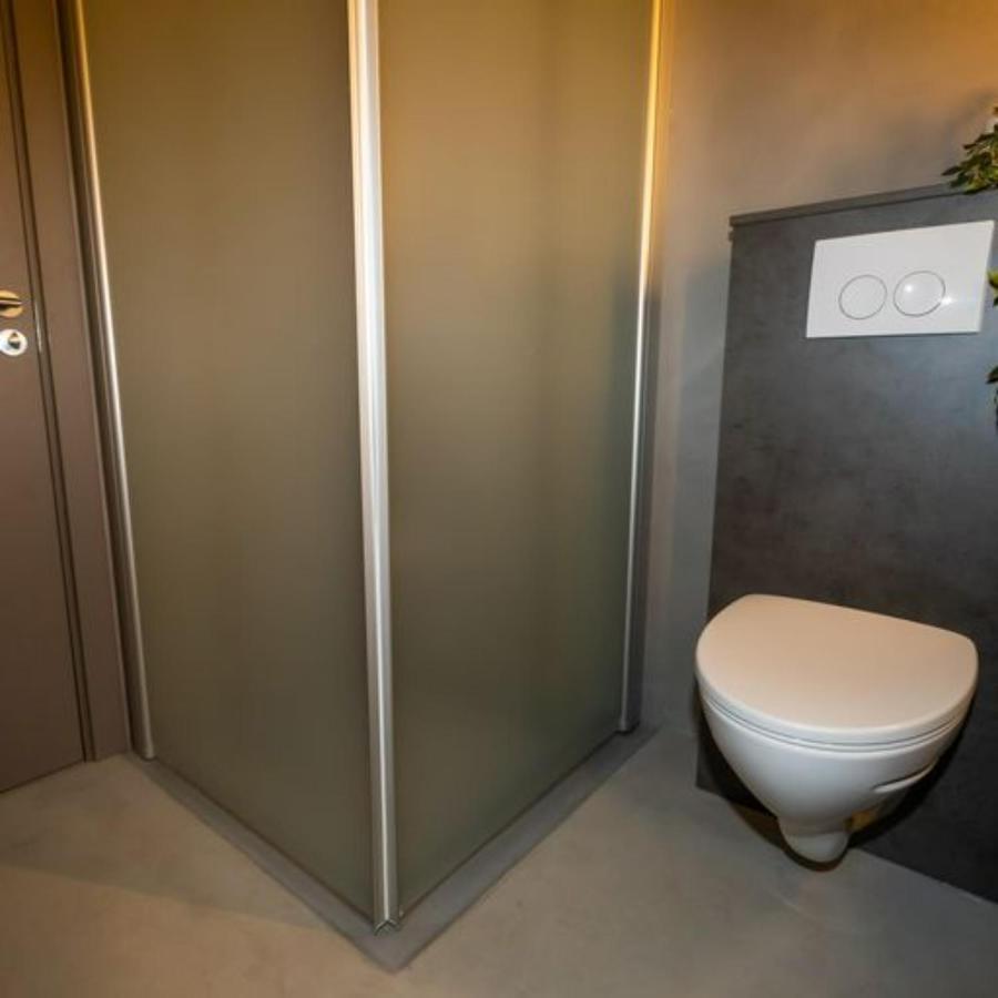 אקורירי Hotel Halond מראה חיצוני תמונה